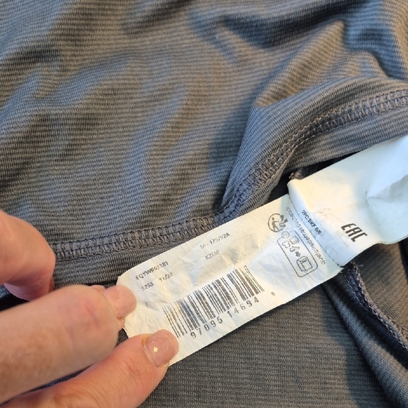 Quiksilver 50+ UPFProtection Long Sleeve Charcoal Tee NWT Size Medium - Picture 11 of 16